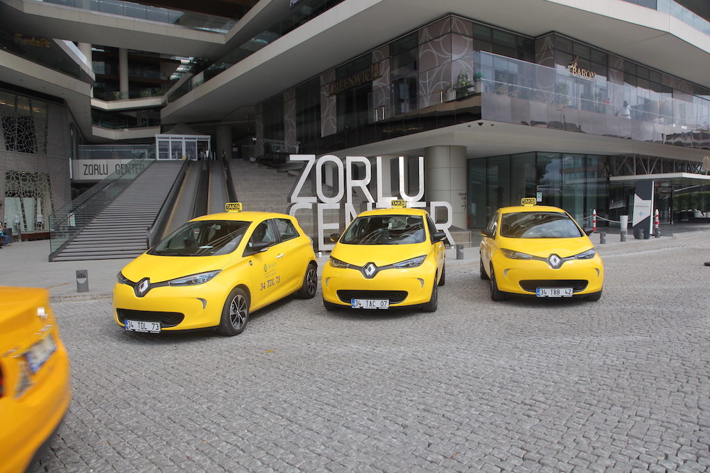 Zorlu Center’da elektrikli taksi dönemi