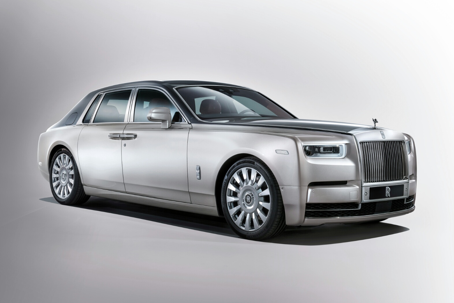 Yeni Rolls-Royce Phantom tanıtıldı