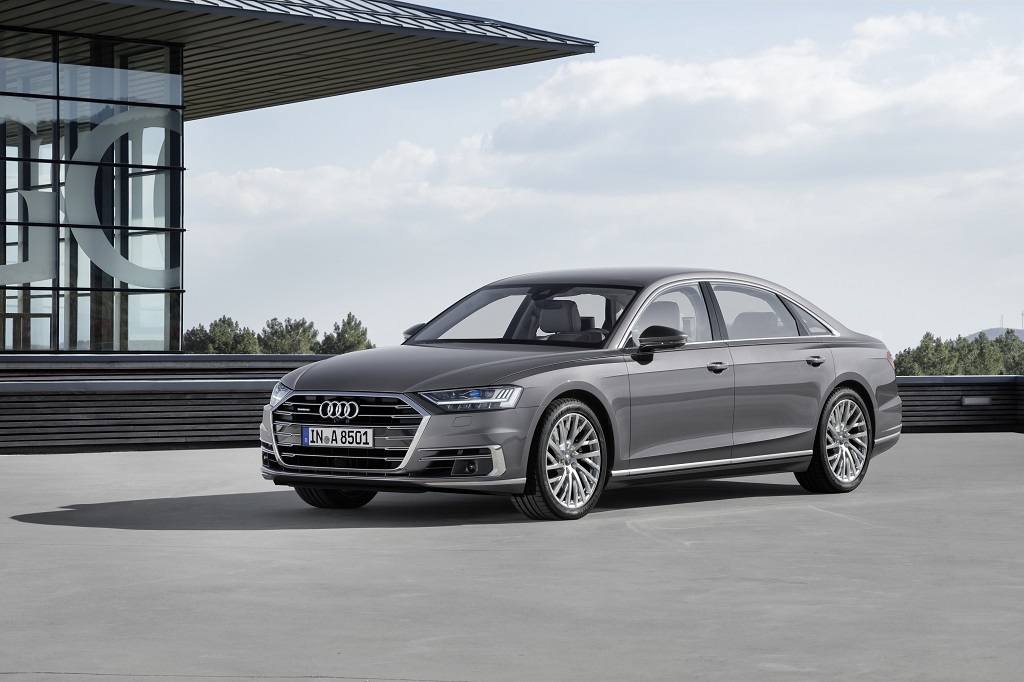 Yeni Audi A8 sahneye çıktı!