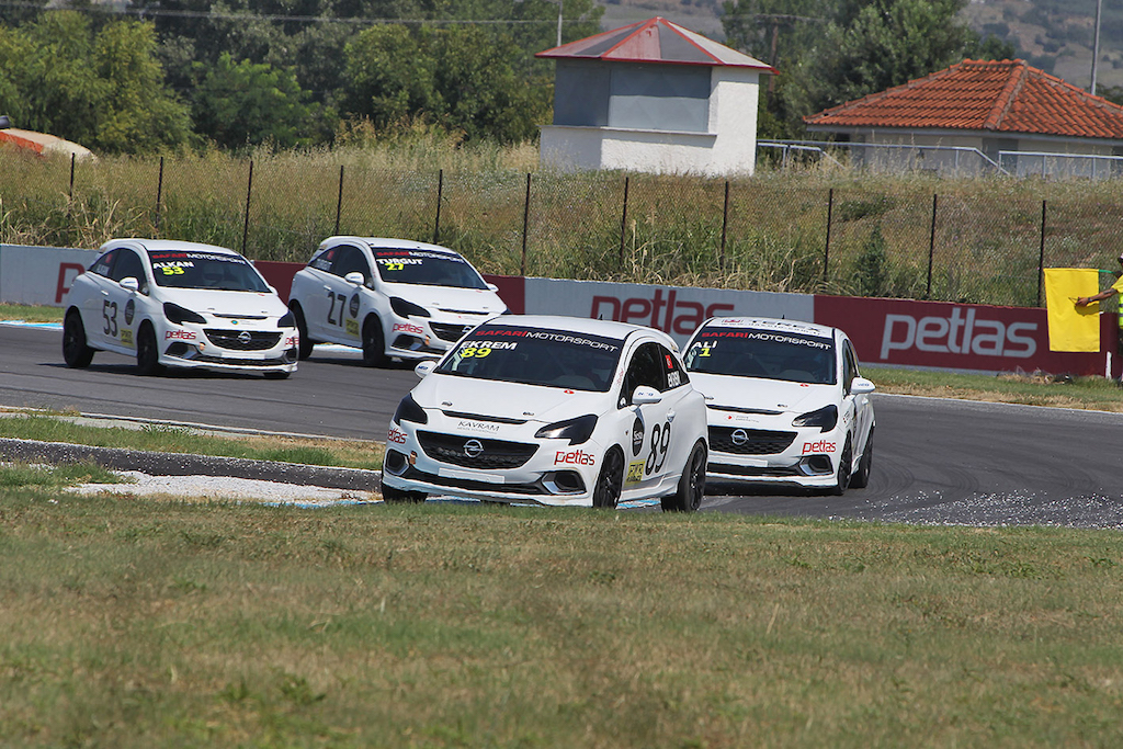 Petlas Avrupa Pistlerinde