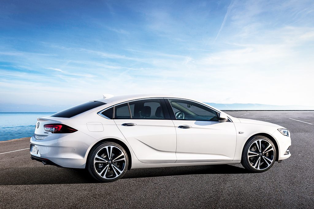 Insigna Grand Sport ve Astra'da kampanya