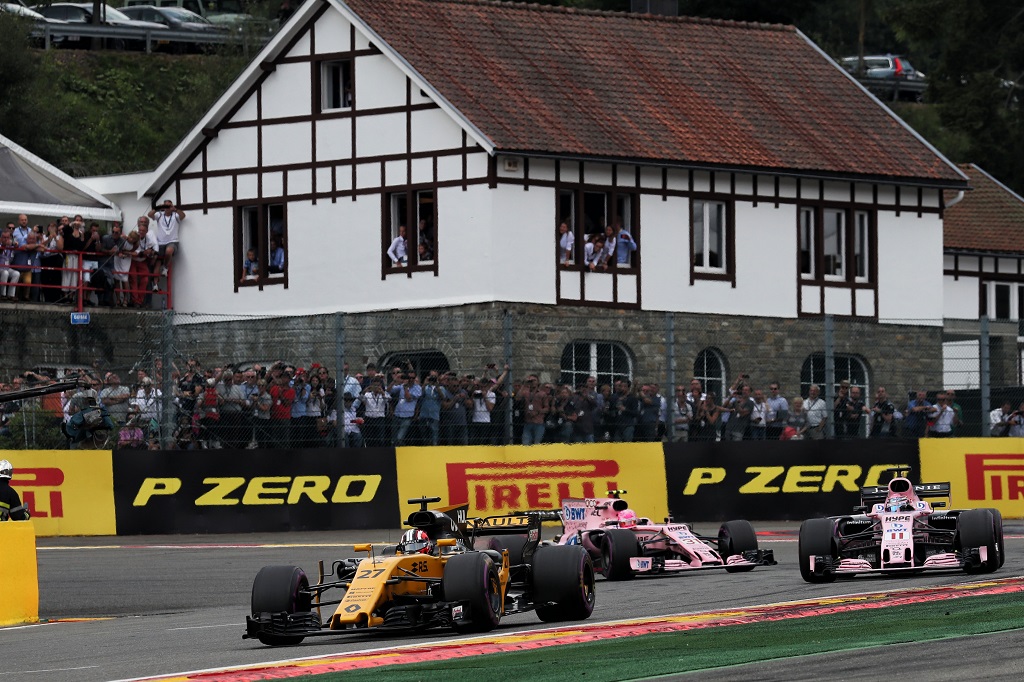 Renault F1'de hız kesmeden yükseliyor