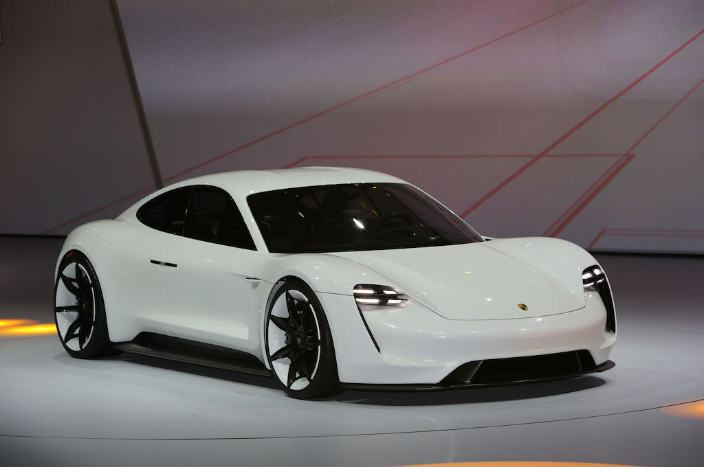 Porsche Mission E'nin fiyatı açıklandı