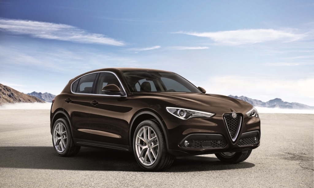 Alfa Romeo Stelvio, Türkiye için gün sayıyor!