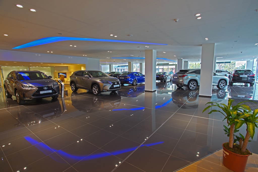 Lexus'tan premium showroom hizmeti