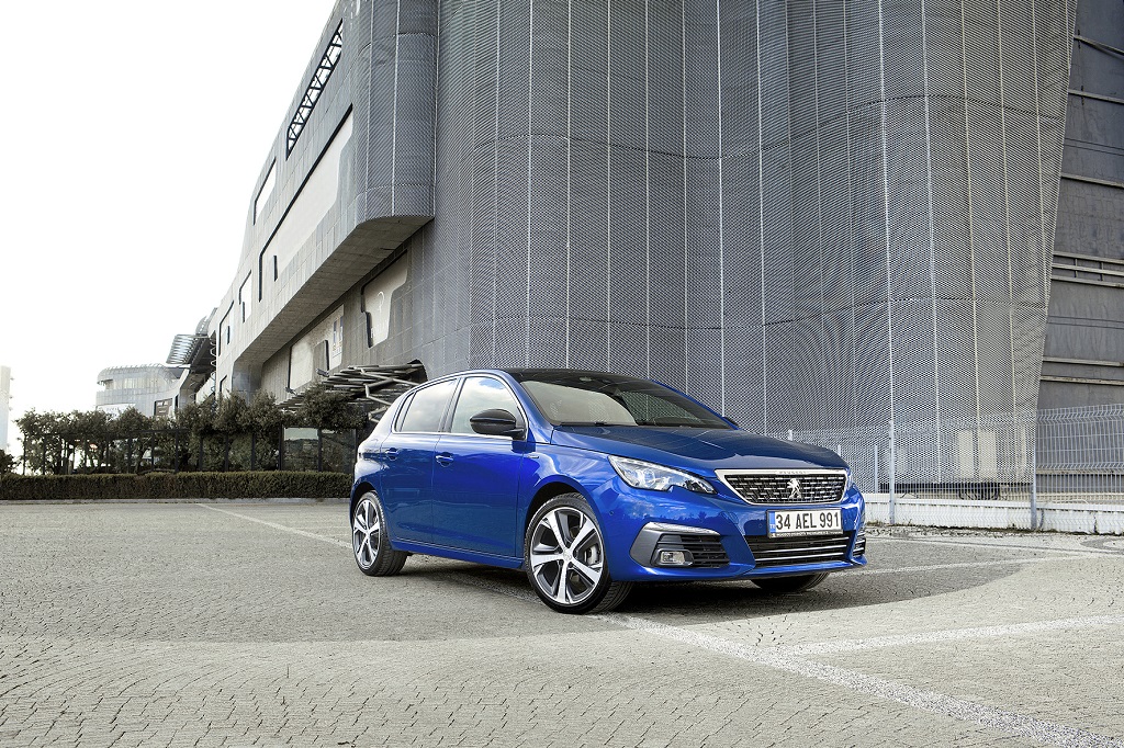 Yeni Peugeot 308 Türkiye'de satışa sunuldu