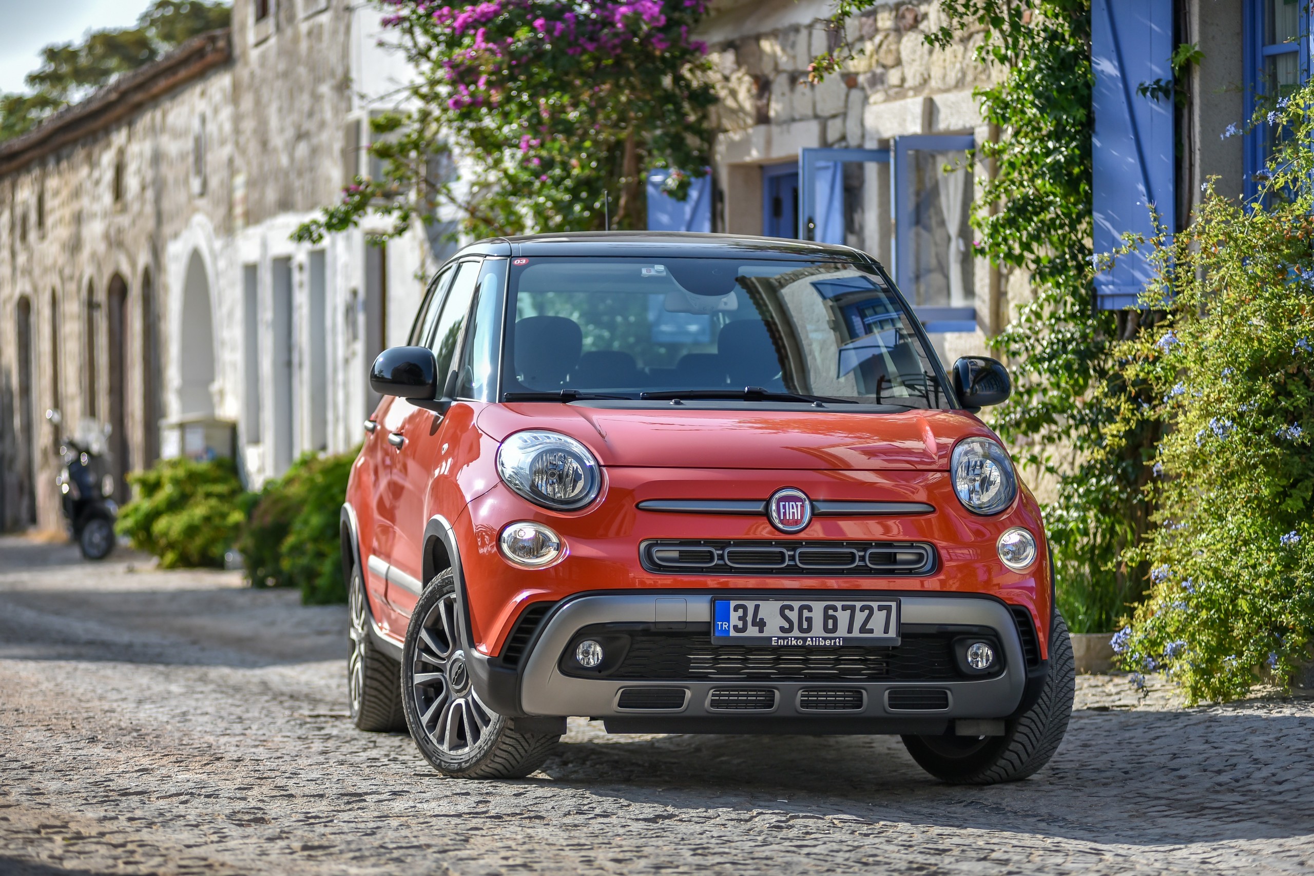 Fiat'tan Özel Fırsatlar!    50 Bin TL'ye 0,99 Faizli Kredi Fiat'ta!