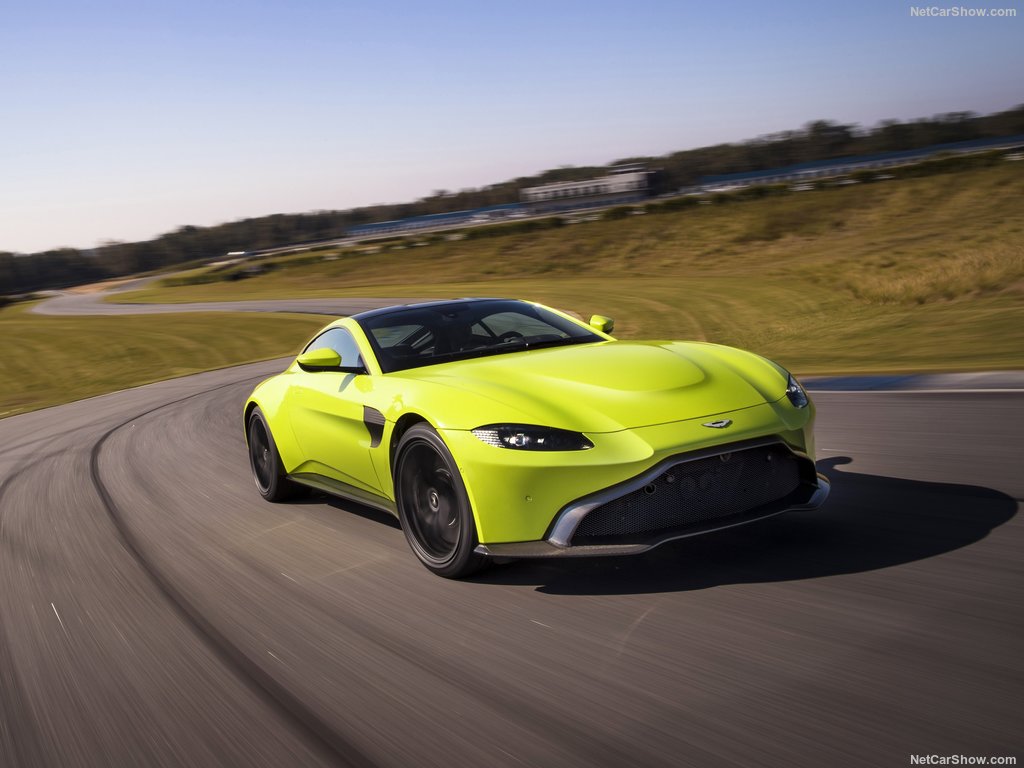 Yeni Aston Martin Vantage boyut atladı