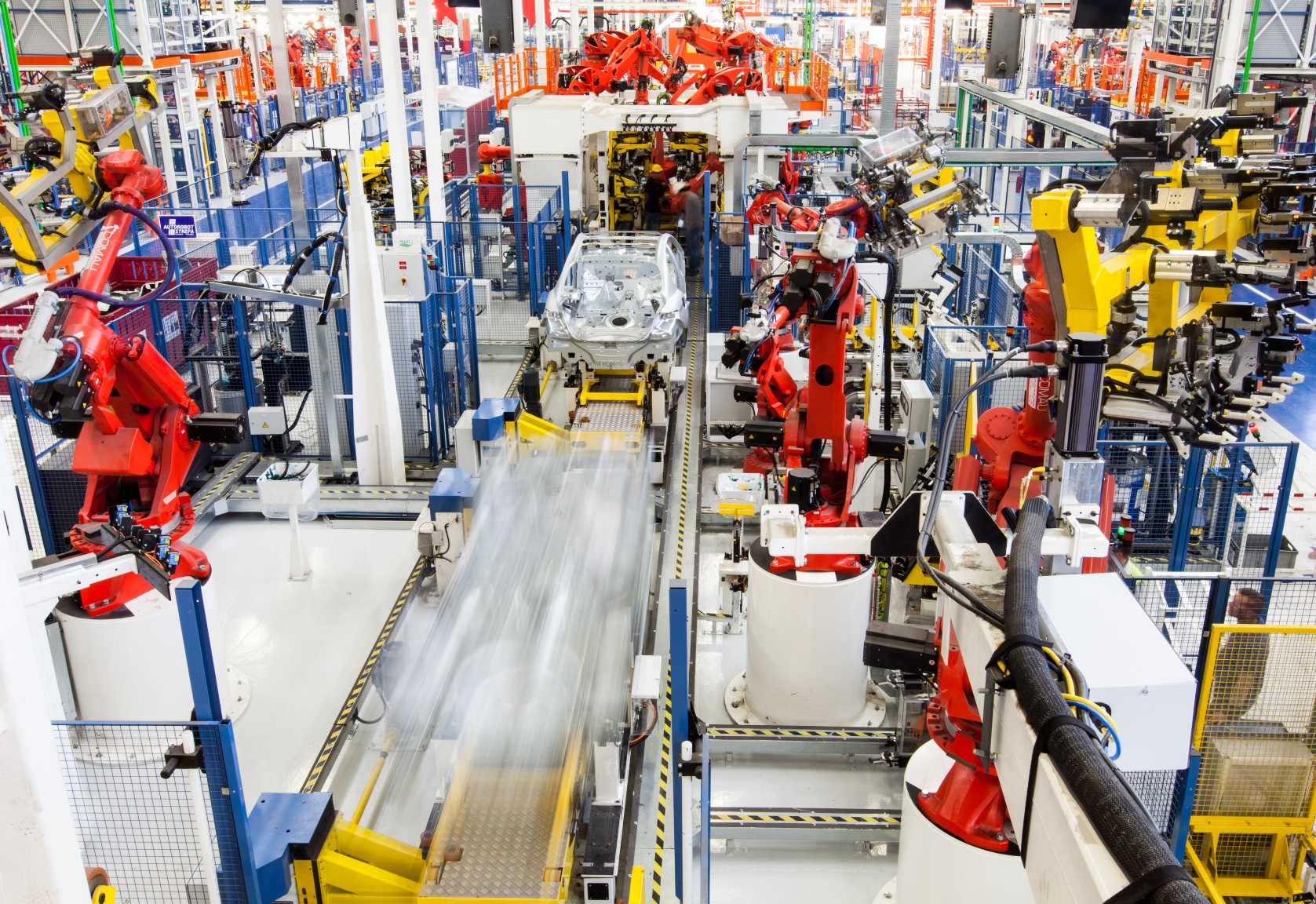 Yalın Zirve Başlıyor!