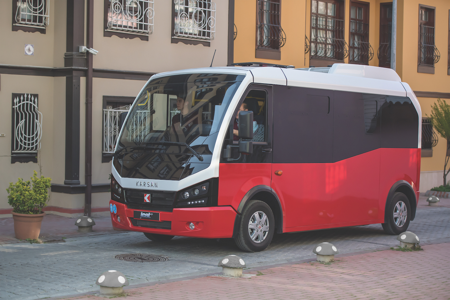 Karsan’dan Azerbaycan’a Jest!