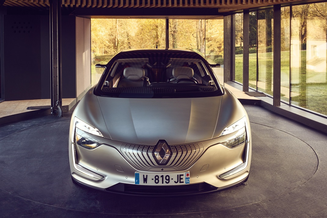 Renault SYMBIOZ Demo Car ile otonom sürüş