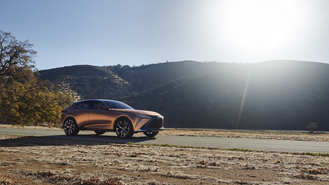Lexus LF-1 LIMITLESS konseptini detroit fuarında sundu