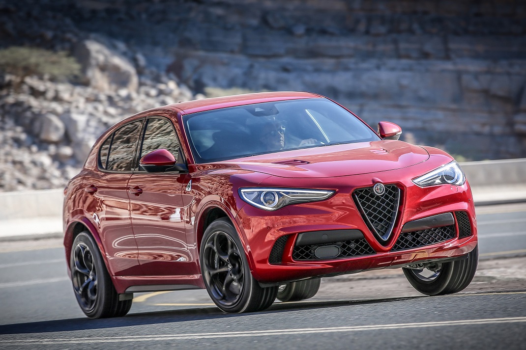 Quattroruote 2018'in en iyi yeni otomobilini Alfa Romeo Stelvio olarak belirledi