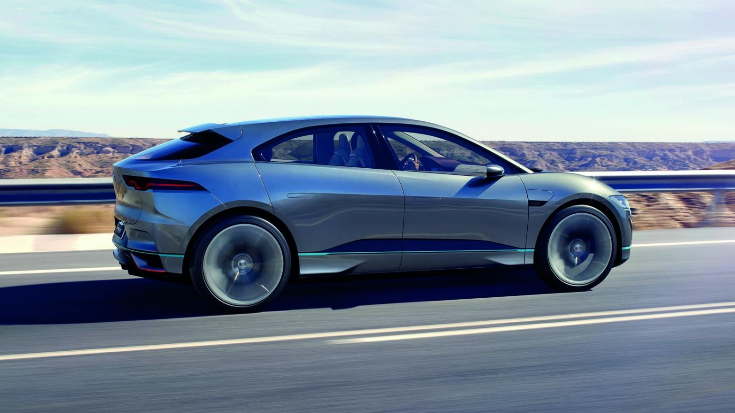 Jaguar SUV I-PACE, tam şarj ile 480 km yol katediyor!