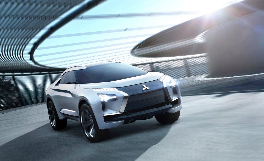 MITSUBISHI, e-EVOLUTION CONCEPT ile 2019 model yeni Outlander PHEV ‘i Cenevre'de tanıtacak