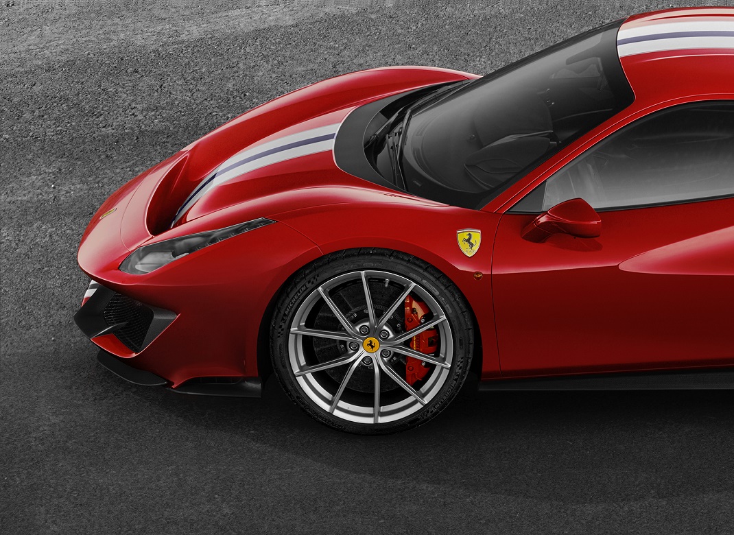 Yeni Ferrari 488 Pista’nın lastikleri Michelin’den
