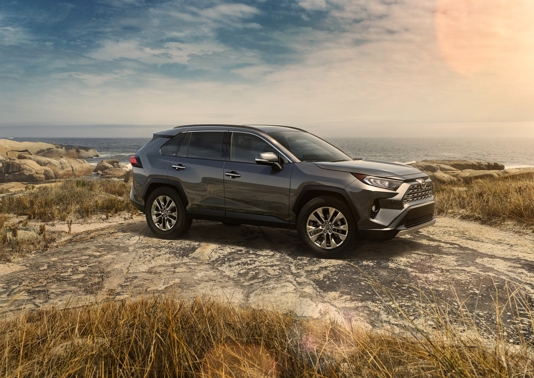 TOYOTA RAV4 TAMAMEN YENİLENDİ
