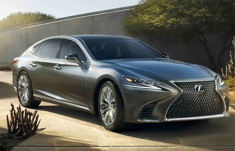 Lexus modelleri dünyanın en kusursuz otomobilleri seçildi