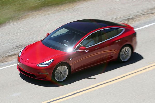Tesla Model 3'e yeni motor seçenekleri geliyor
