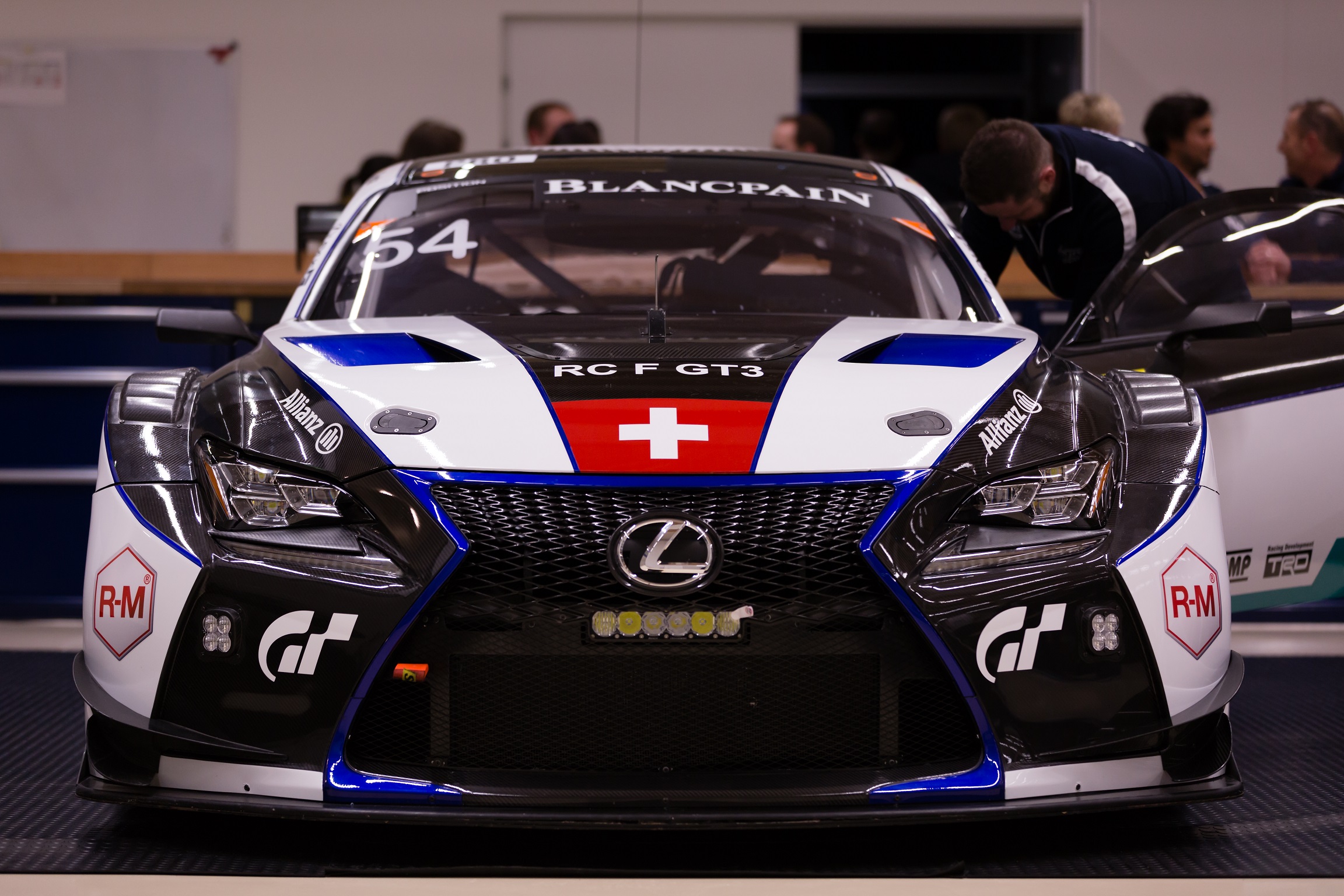 Lexus 1000 km'lik yarışta tarihi bir zafer kazandı