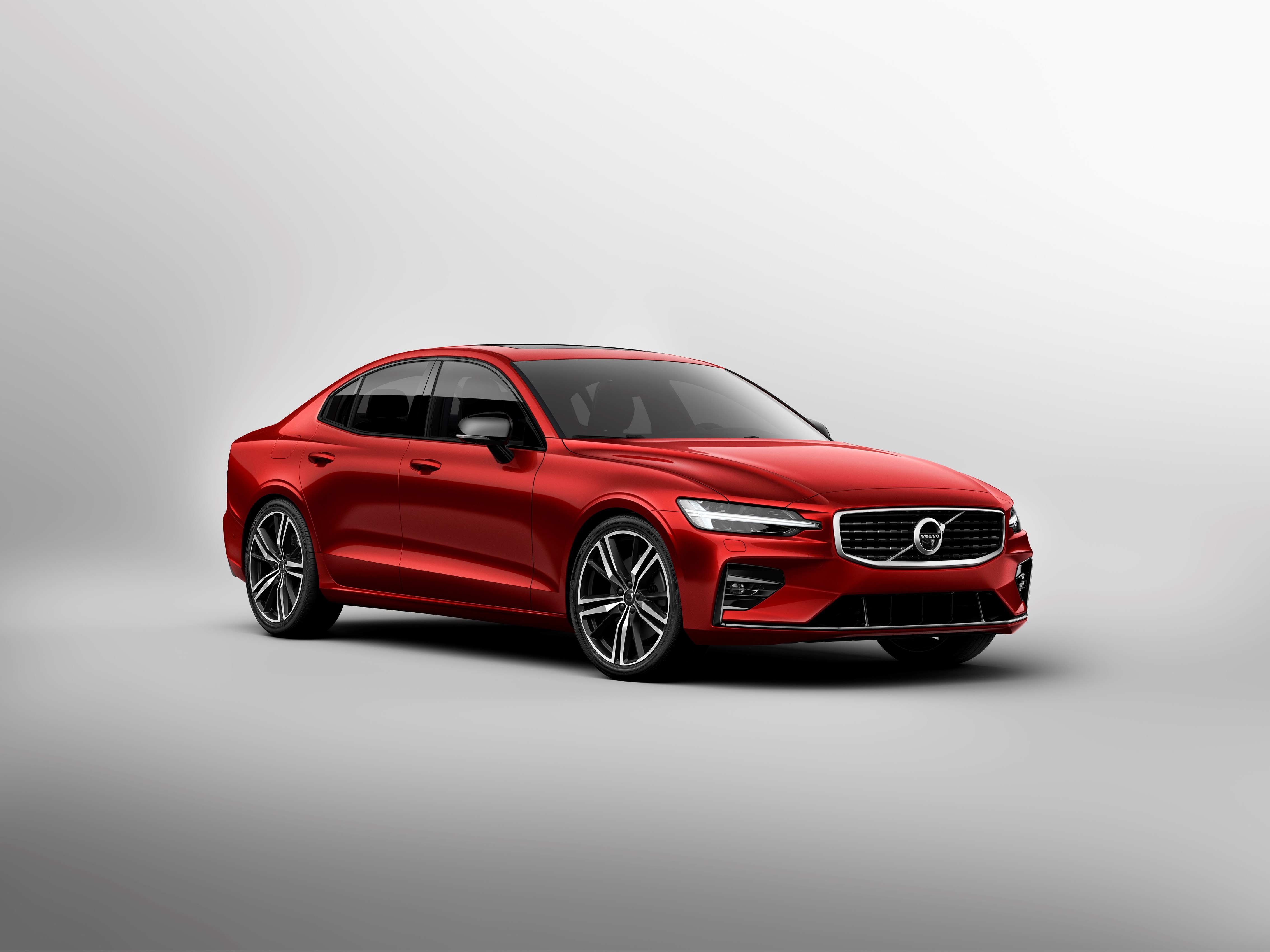 Volvo yeni S60'ı duyurdu