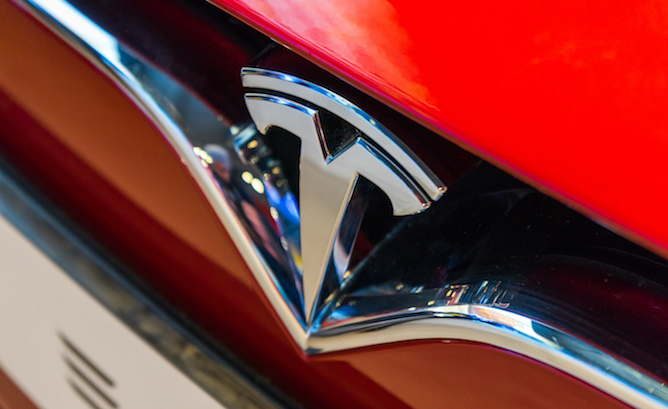 Tesla, eski çalışanına dava açtı