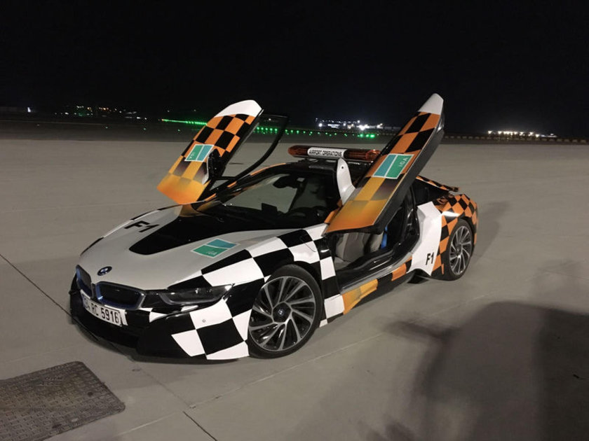 İstanbul yeni havalimanında BMW i8'ler görev yapacak