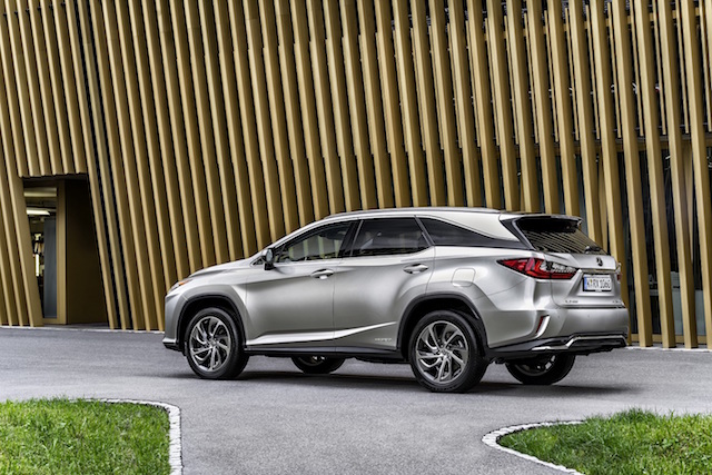 7 kişilik Lexus RX L Hybrid Türkiye'de satışa sunuldu