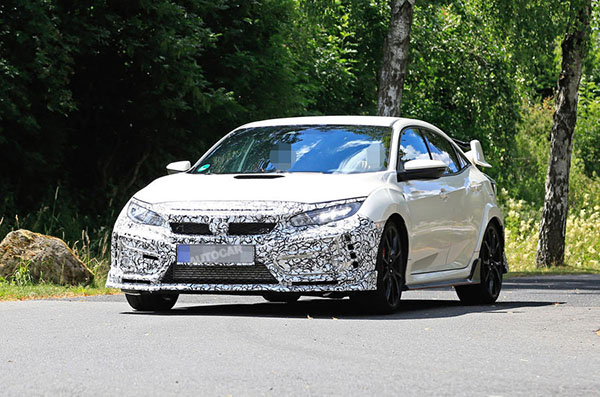 Honda Civic Type R makyaja hazırlanıyor