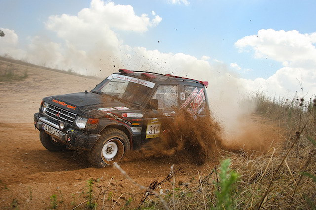 Off-road Şampiyonası'nda 25 araç start aldı