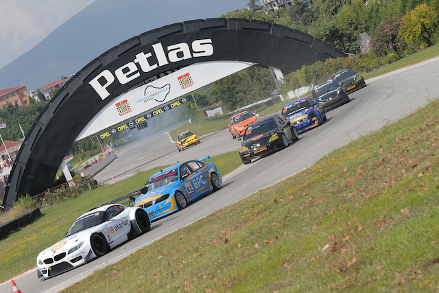 Galip Atar Körfez yarışında mavi bayraklara takıldı