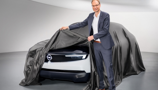 Opel GT X Experimental yüzünü gösterdi
