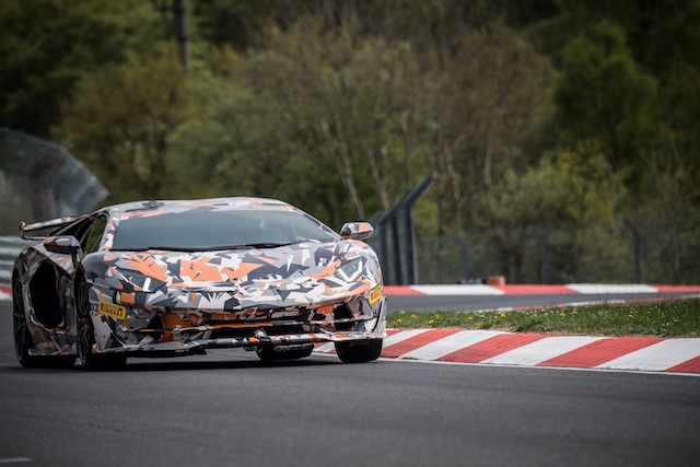 Lamborghini'den Pirelli lastikleri ile yeşil cehennem rekoru