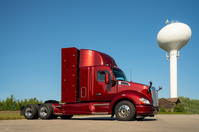 Toyota'dan hidrojenli yakıtla çalışan çekici atağı