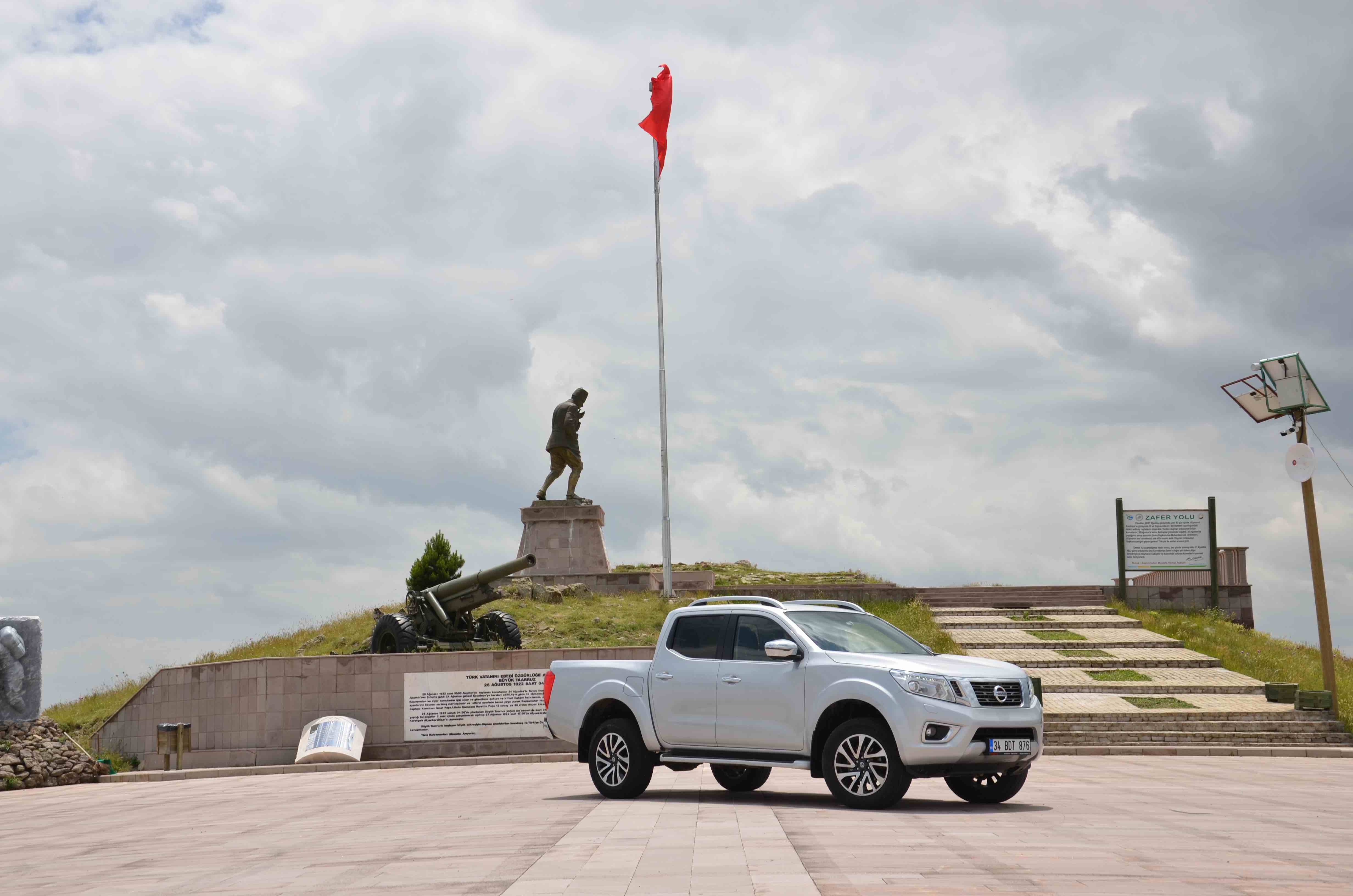 Otodergi’den anlamlı ziyaret: NISSAN NAVARA İLE KOCATEPE’YE YOLCULUK!