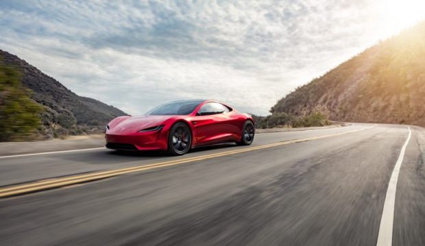 Tesla Roadster tek şarj ile 100 km yol yapabilecek
