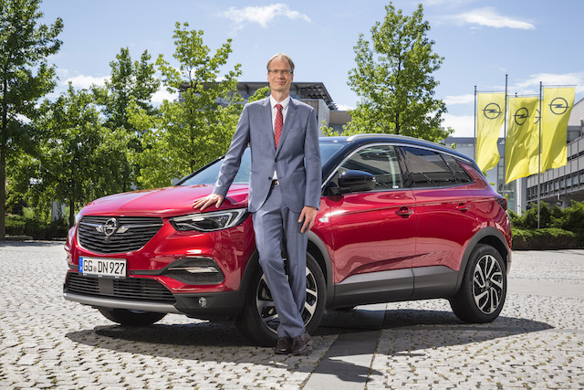 Opel'den 8 yeni model ve elektrikli otomobil atılımı