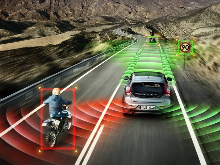 Volvo yapay zekalı yaya koruyucu sistem geliştiriyor