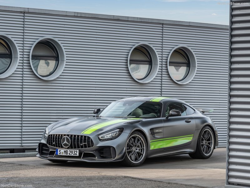 Mercedes AMG GT ailesi yenilendi