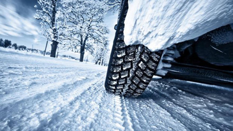 Kış lastiği yol tutuşunu artırır, fren mesafesini kısaltır