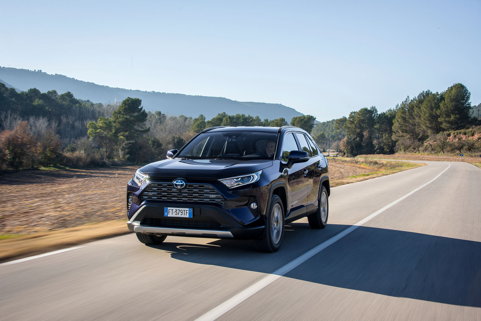Yenilenen  TOYOTA RAV4 yıl ortasında Türkiye’de!
