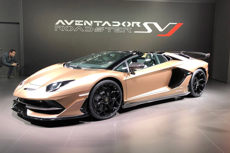 Lamborghini Aventador SJV Cenevre'de üstünü açtı