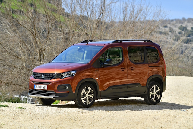 Yeni Peugeot Rifter Türkiye'de!