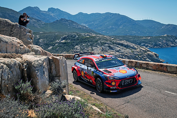 Korsika Rallisi'ni Hyundai Motorsport takımından Thierry Neuville kazandı