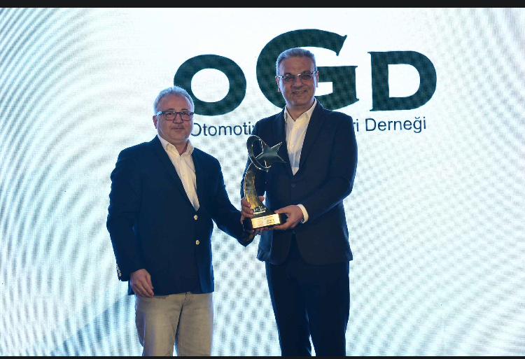 TÜRKİYE’DE YILIN OTOMOBİLİ “TOYOTA COROLLA”