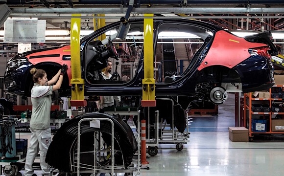 Yılın ilk 4 ayında üretim yüzde 13, ihracat yüzde 8 azaldı