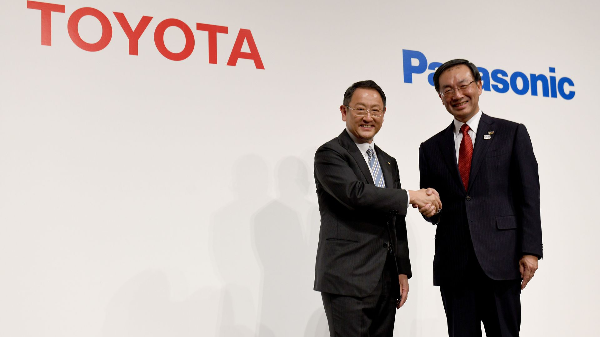 Toyota ve Panasonic Türkiye'de otomobil bataryası üretecek
