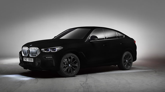 BMW X6 Vantablack geceleri görünmez oluyor