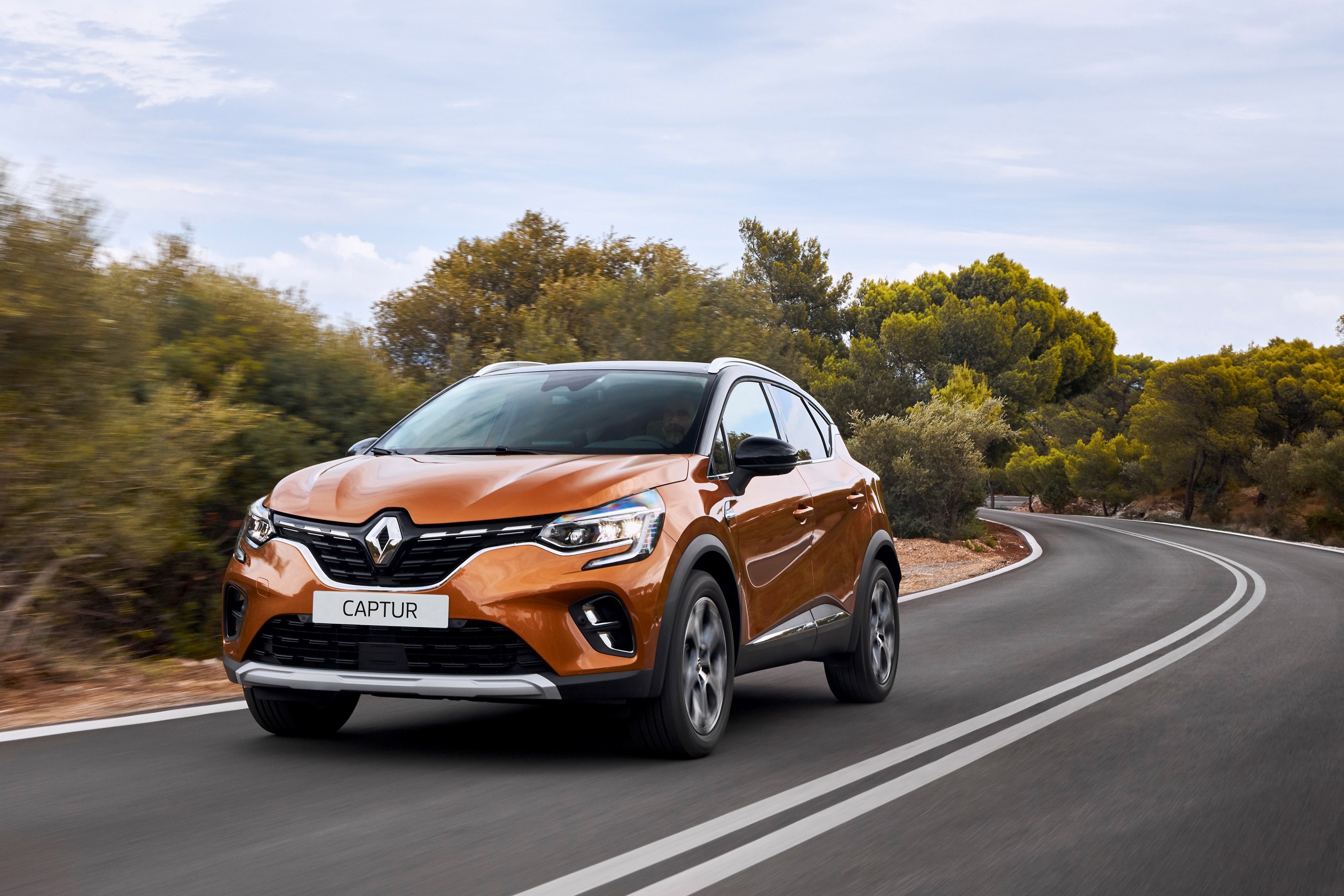 Hibrit motorlu CAPTUR 2020 başında geliyor!
