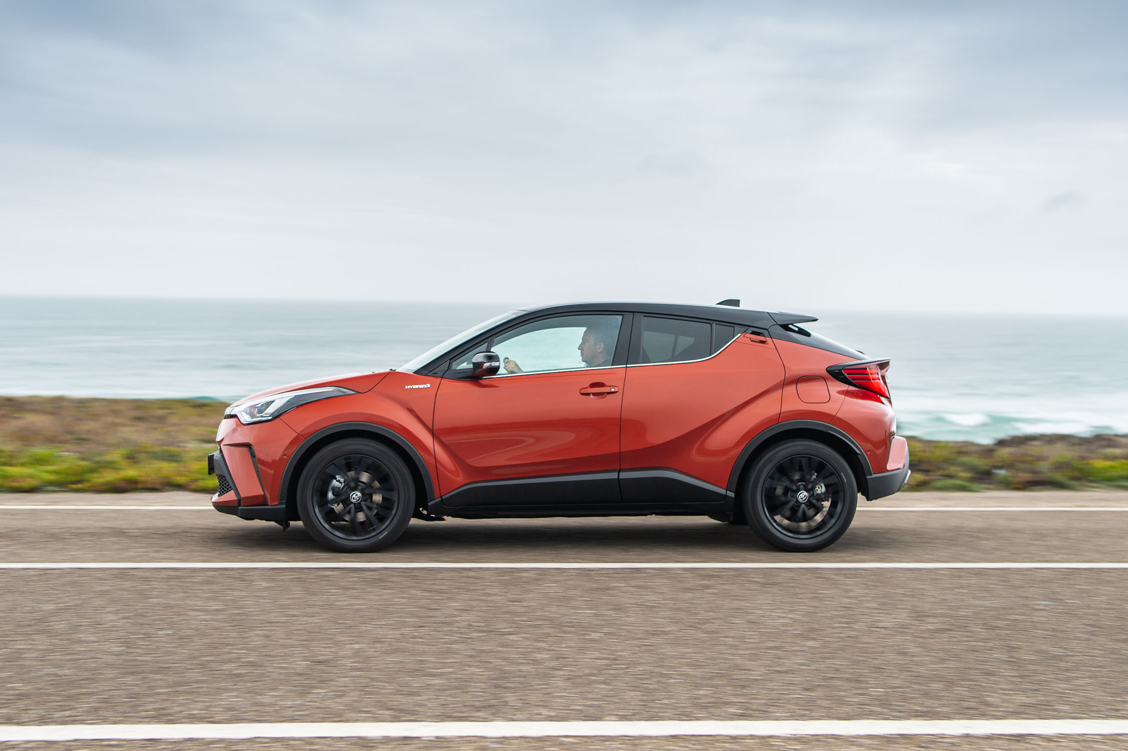 Yenilenen Toyota C-HR kampanyalı özel fiyatla satışa sunuldu!